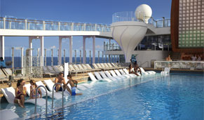 Relax a bordo de un crucero Celebrity Cruises, piscina. CrucerosMediterraneo.com Relax a bordo de un crucero Celebrity Cruises, piscina. CrucerosMediterraneo.com