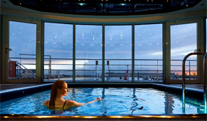 Jacuzzi de Crystal Cruises. CrucerosMediterraneo.com Jacuzzi de Crystal Cruises. CrucerosMediterraneo.com