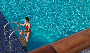 Piscina Cunard Line. CrucerosMediterraneo.com Piscina Cunard Line. CrucerosMediterraneo.com