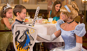 Fiesta del té en Disney Cruise Line. CrucerosMediterraneo.com Fiesta del té en Disney Cruise Line. CrucerosMediterraneo.com