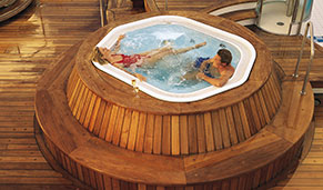 Jacuzzi Regent Seven Seas. CrucerosMediterraneo.com Jacuzzi Regent Seven Seas. CrucerosMediterraneo.com
