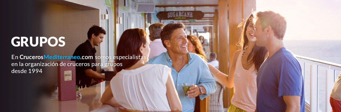 Grupo de amigos disfrutando de un crucero por el Mediterráneo. CrucerosMediterraneo.com