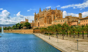 Catedral de Palma de Mallorca. CrucerosMediterraneo.com Catedral de Palma de Mallorca. CrucerosMediterraneo.com