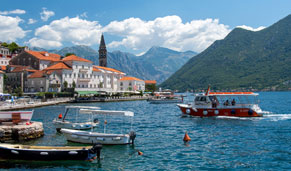 El encanto del puerto de Kotor, Patrimonio de la UNESCO. CrucerosMediterraneo.com El encanto del puerto de Kotor, Patrimonio de la UNESCO. CrucerosMediterraneo.com