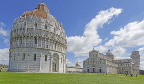 Torre inclinada, catedral y baptisterio de Pisa. CrucerosMediterraneo.com Torre inclinada, catedral y baptisterio de Pisa. CrucerosMediterraneo.com