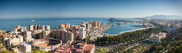 Vista aérea del atardecer en Málaga. CrucerosMediterraneo.com Vista aérea del atardecer en Málaga. CrucerosMediterraneo.com
