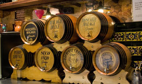 Málaga, ciudad del buen vino y famosas bodegas. CrucerosMediterraneo.com Málaga, ciudad del buen vino y famosas bodegas. CrucerosMediterraneo.com