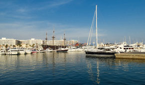Puerto de Valencia. CrucerosMediterraneo.com Puerto de Valencia. CrucerosMediterraneo.com