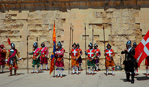 Recreación de los Caballeros Hospitalarios en La Valeta. CrucerosMediterraneo.com Recreación de los Caballeros Hospitalarios en La Valeta. CrucerosMediterraneo.com