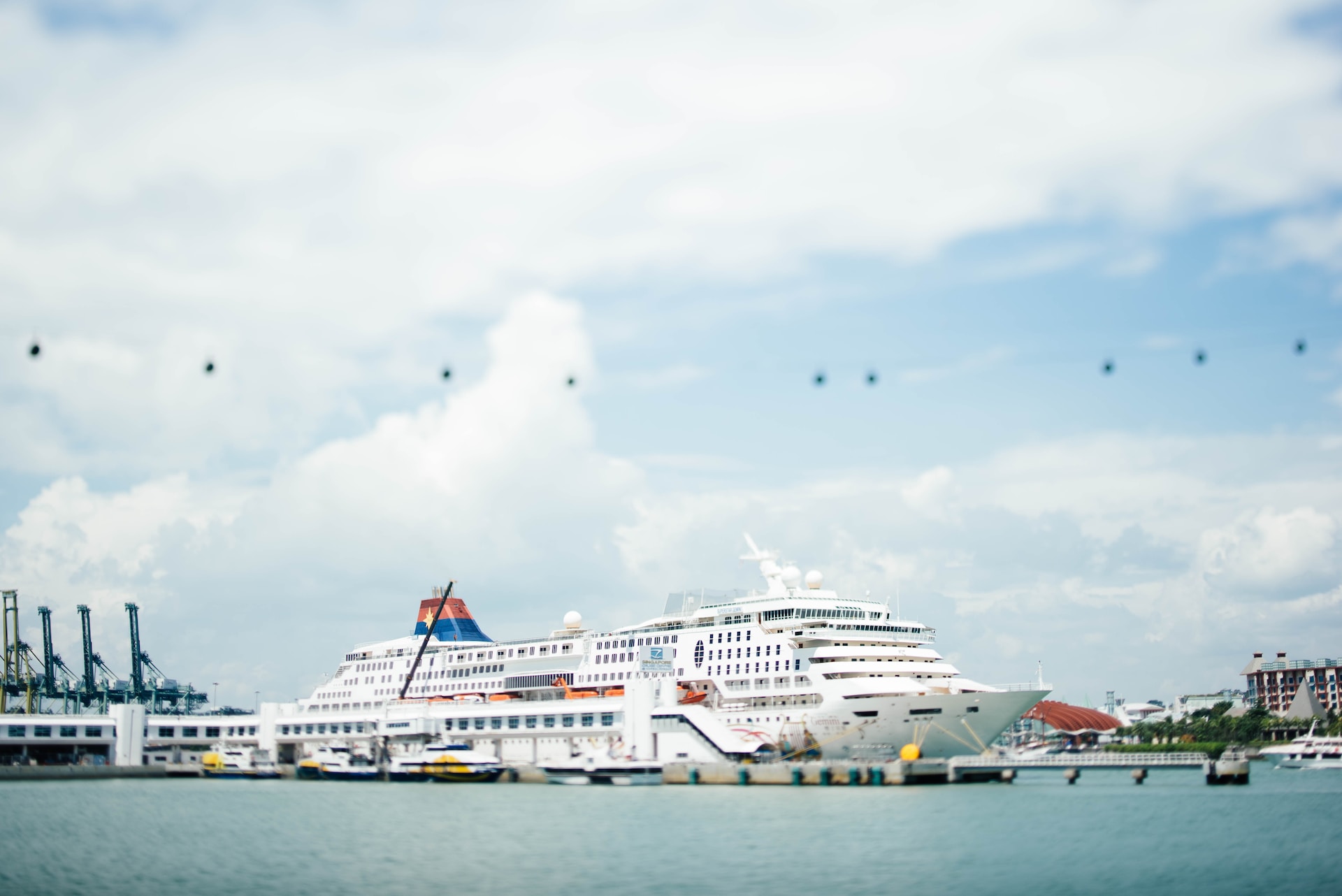 como flotan los barcos de crucero