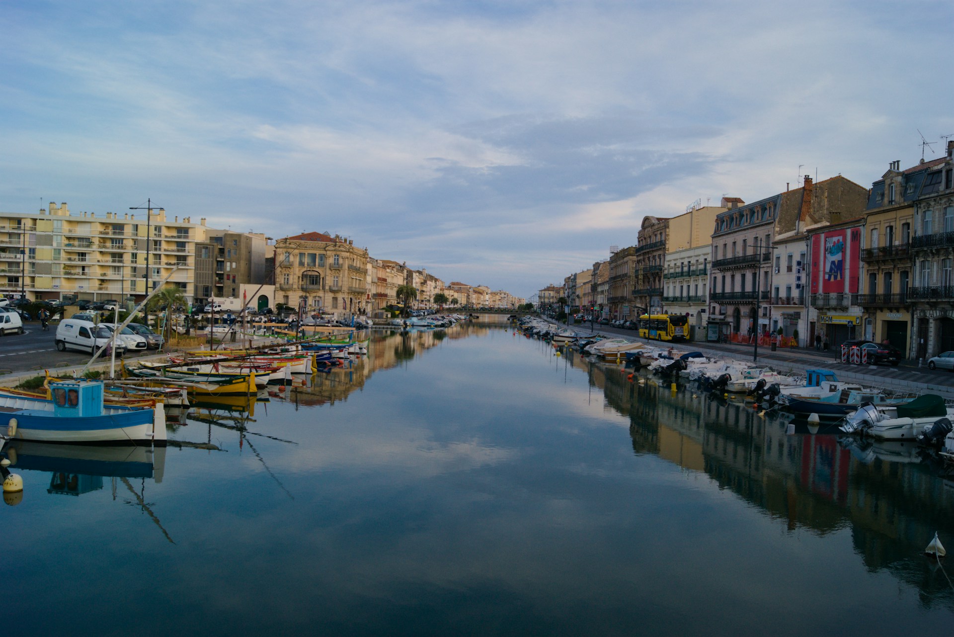 que-ver-en-sete-durante-una-escala-de-crucero-canales-mariscos-y-arte